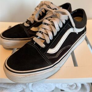 Vans women’s Suede Classic Black and White Sneakers